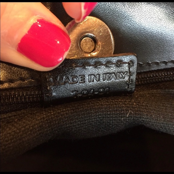 SOLD Authentic Burberry bag - Picture 4 of 8